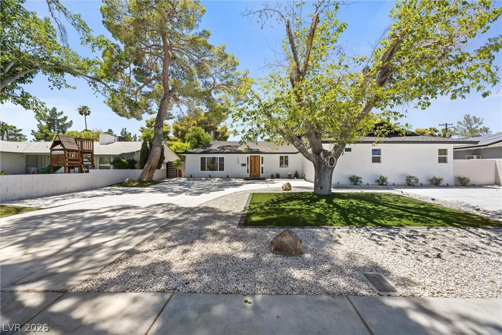 1242 Campbell, Las Vegas, NV 89102