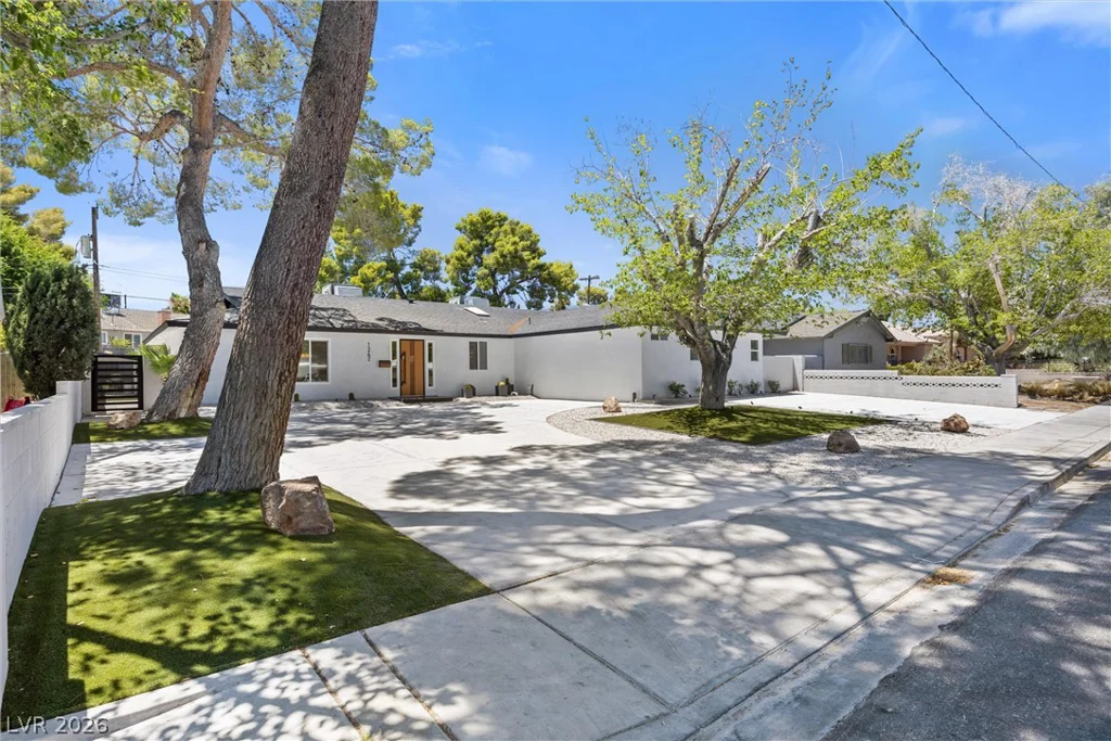 1242 Campbell, Las Vegas, NV 89102