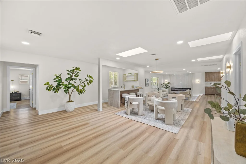 1242 Campbell, Las Vegas, NV 89102