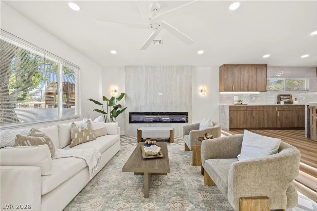 1242 Campbell, Las Vegas, NV 89102