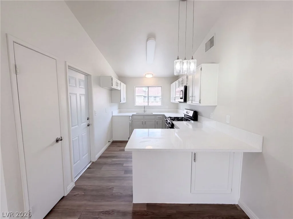 1909 Joella, Las Vegas, NV 89108