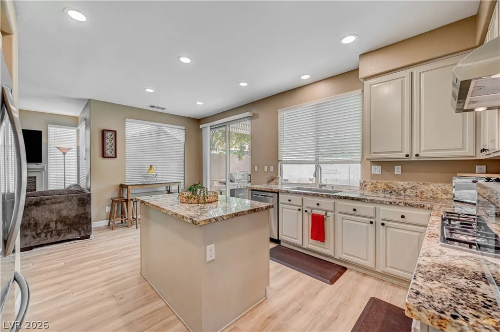 4702 Grand Ridge, Las Vegas, NV 89147