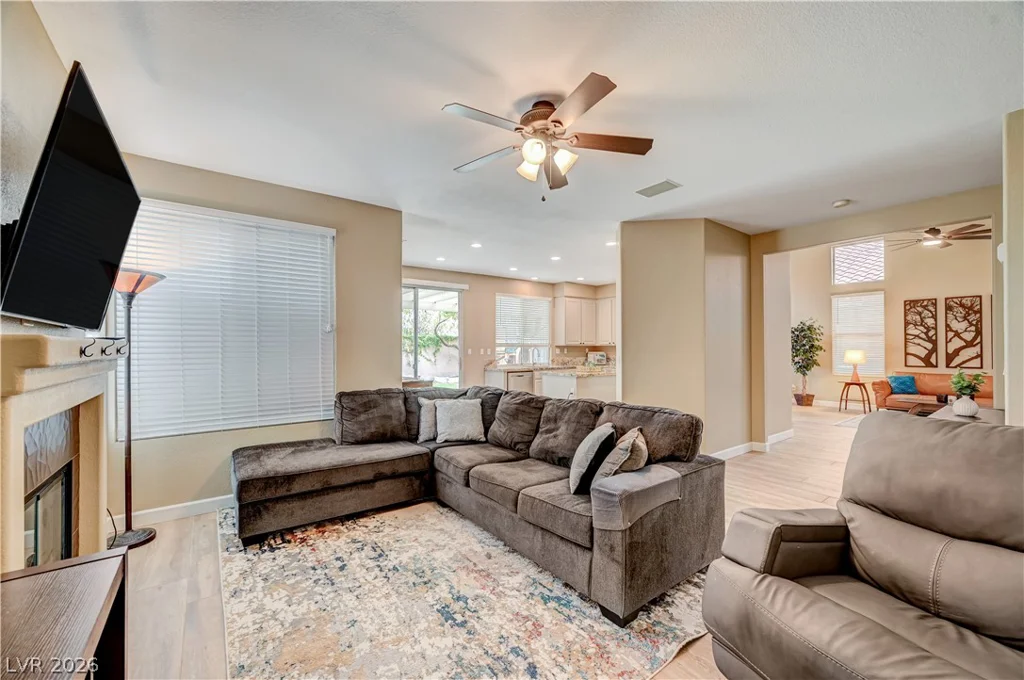 4702 Grand Ridge, Las Vegas, NV 89147