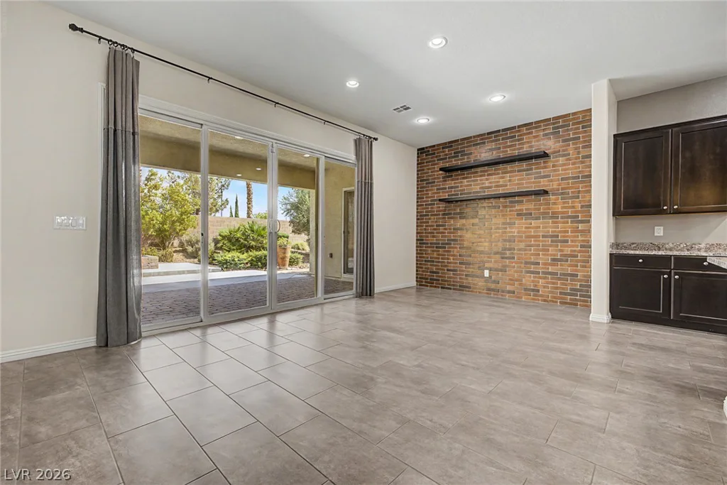 7132 Shire Ridge, Las Vegas, NV 89131