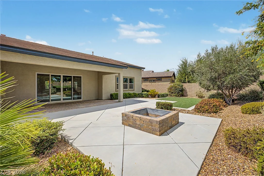 7132 Shire Ridge, Las Vegas, NV 89131