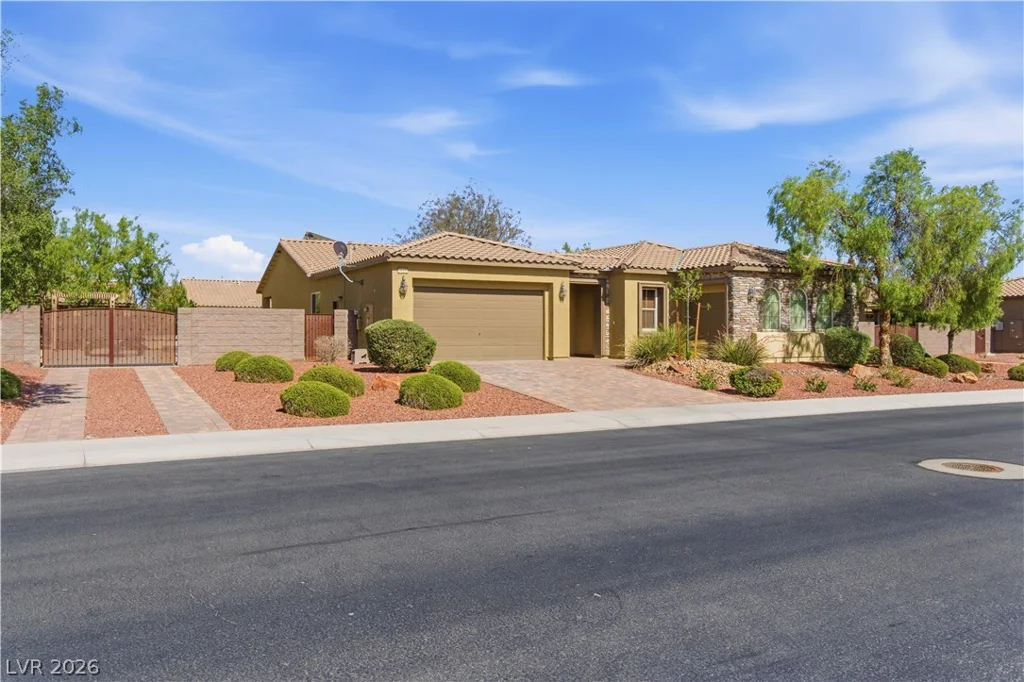 8618 Amber Autumn, Las Vegas, NV 89131