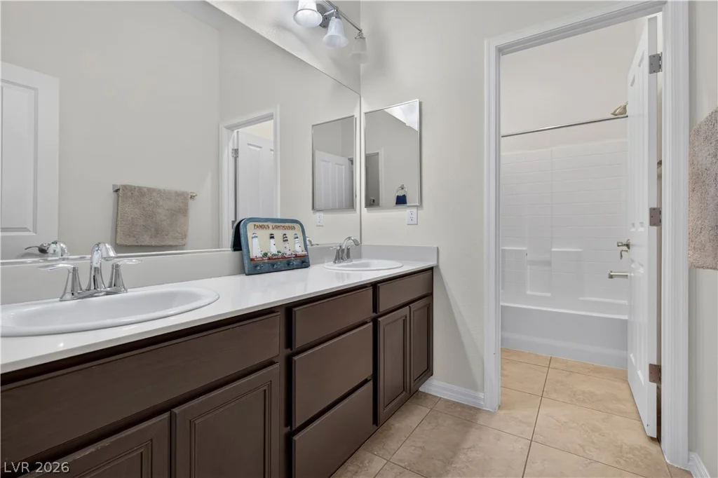 8618 Amber Autumn, Las Vegas, NV 89131