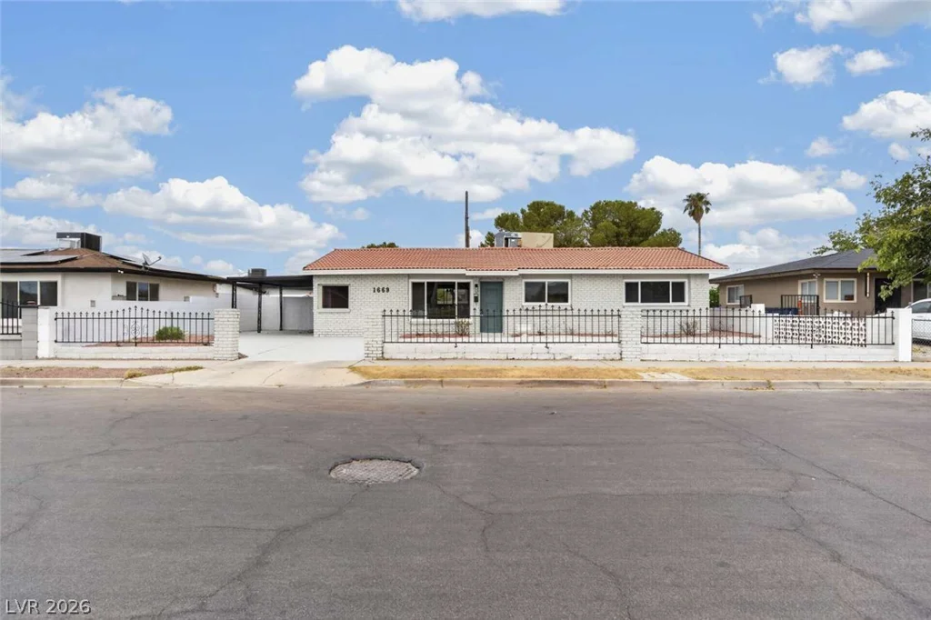 1669 G, Las Vegas, NV 89106