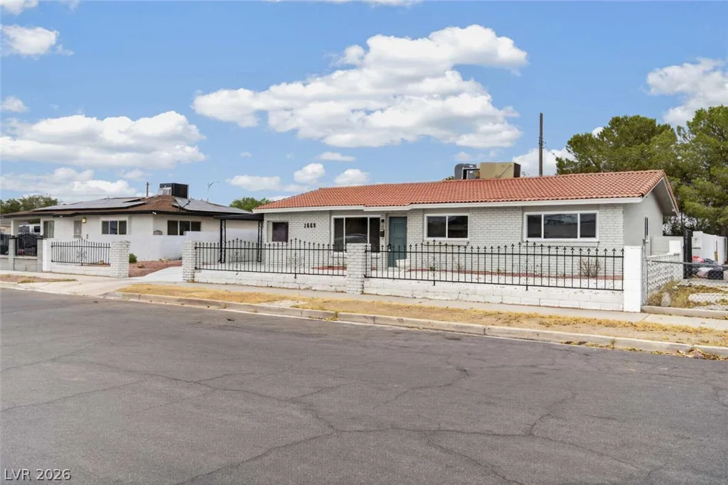 1669 G, Las Vegas, NV 89106
