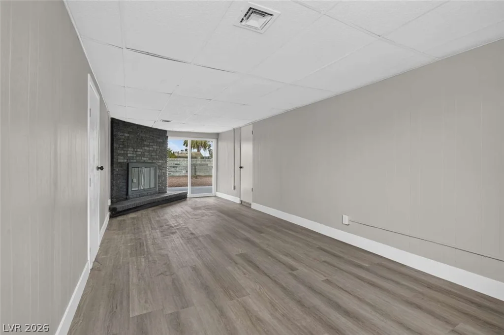 1669 G, Las Vegas, NV 89106