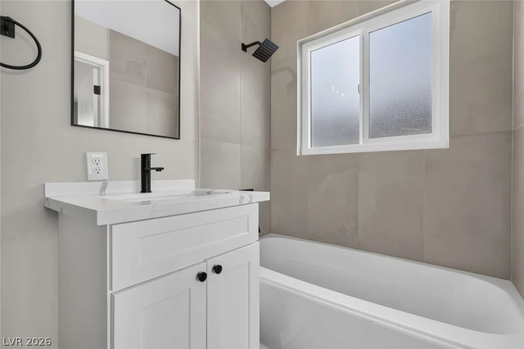 1669 G, Las Vegas, NV 89106