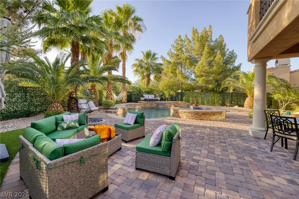 15 Benevolo, Henderson, NV 89011