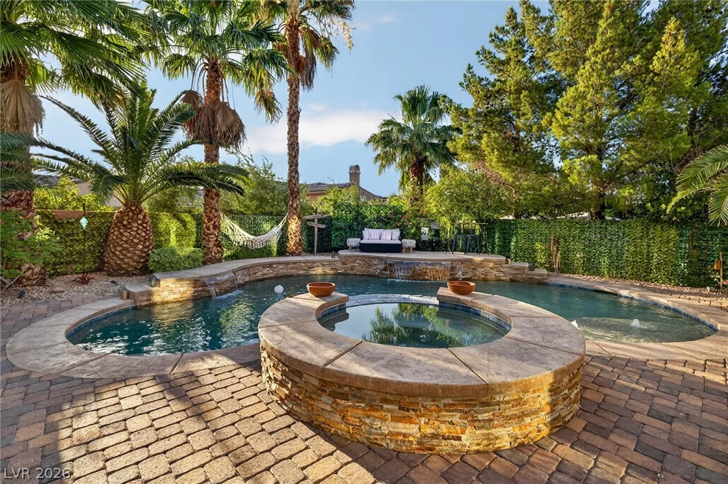 15 Benevolo, Henderson, NV 89011