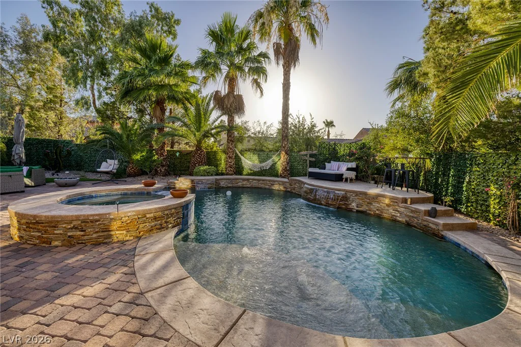 15 Benevolo, Henderson, NV 89011