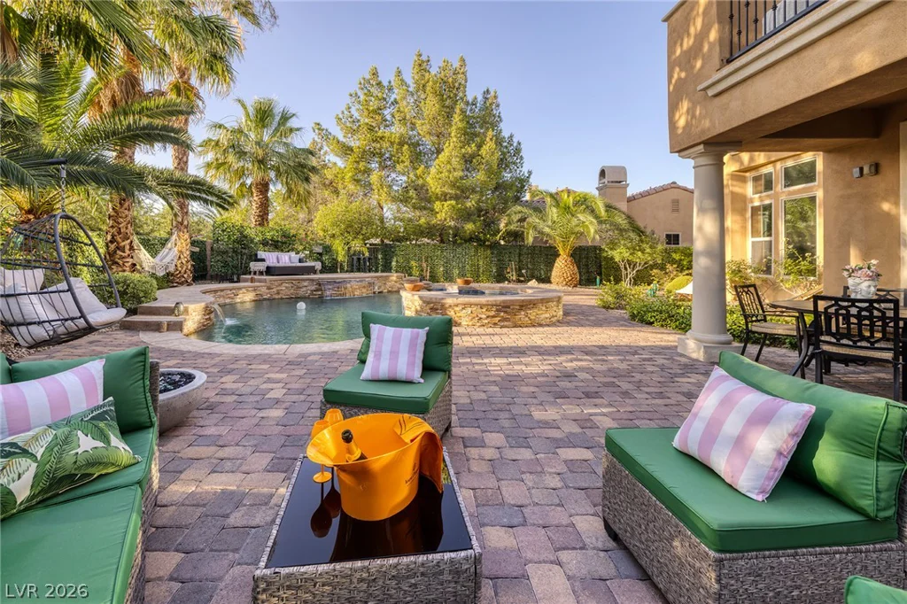 15 Benevolo, Henderson, NV 89011