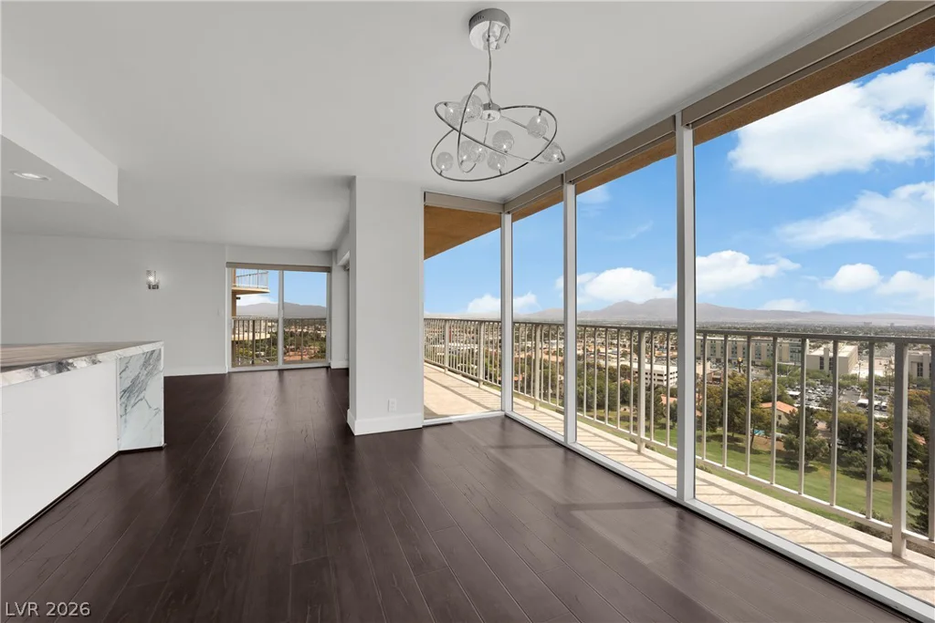 3111 Bel Air, Las Vegas, NV 89109