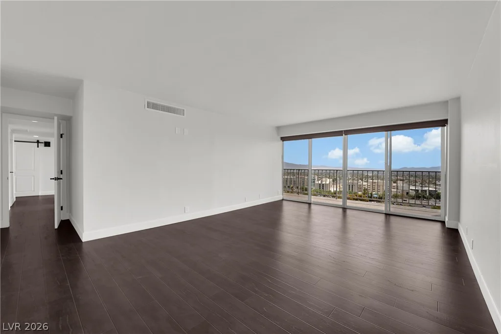3111 Bel Air, Las Vegas, NV 89109