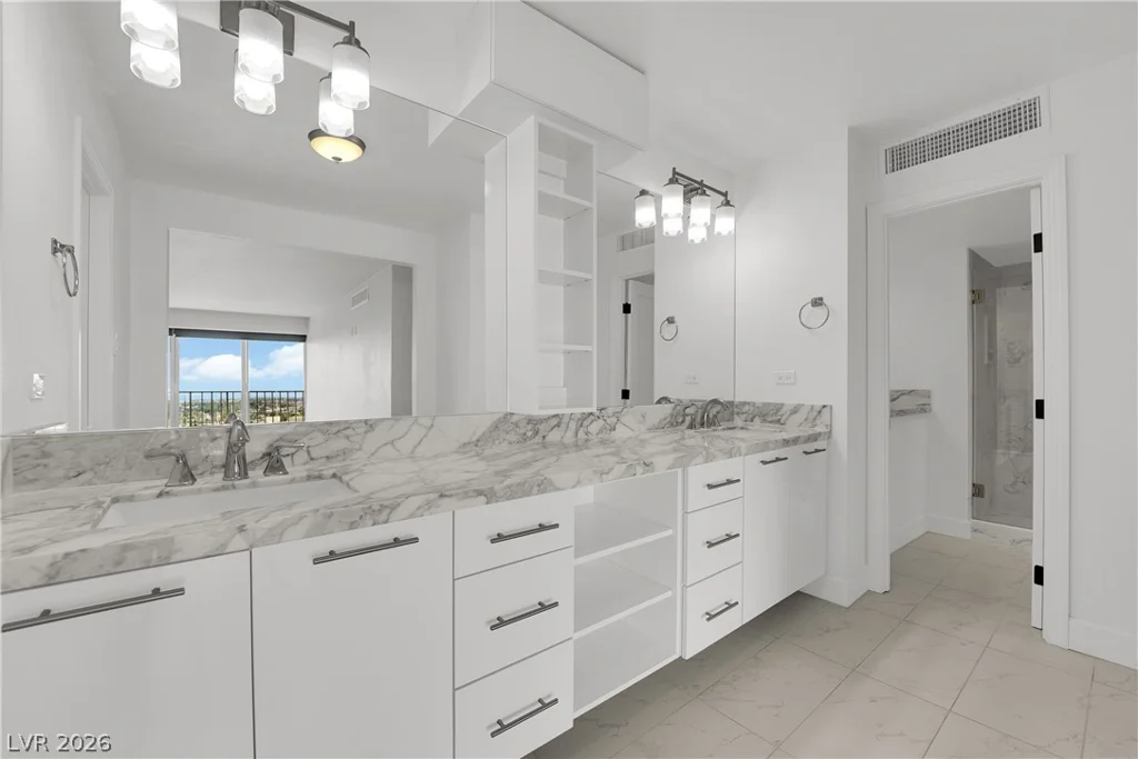 3111 Bel Air, Las Vegas, NV 89109