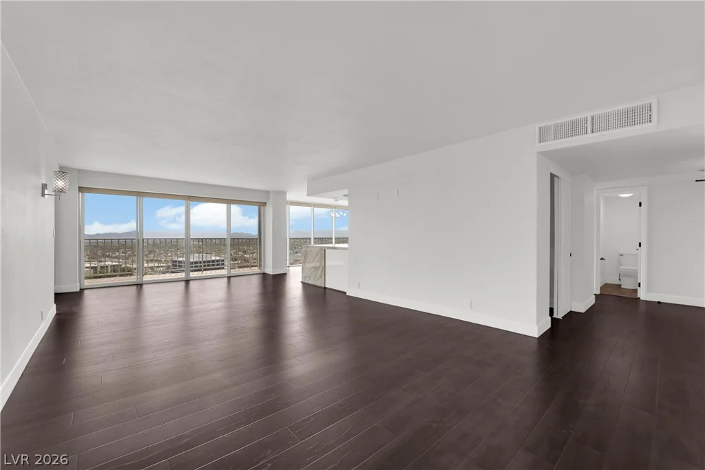 3111 Bel Air, Las Vegas, NV 89109
