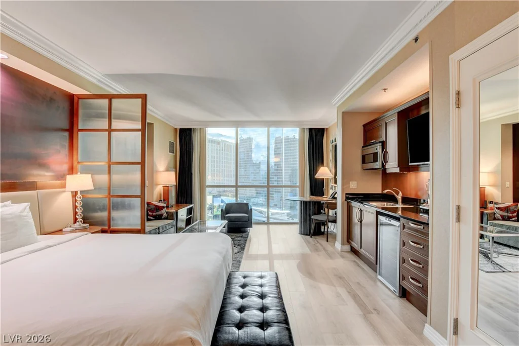 135 Harmon, Las Vegas, NV 89109
