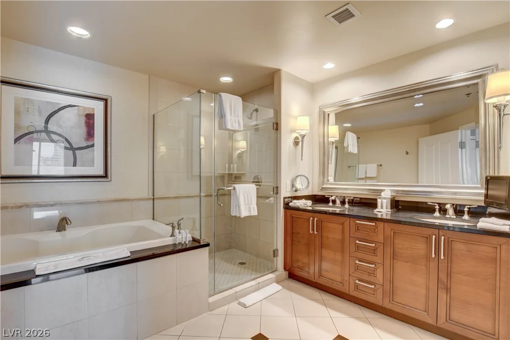 135 Harmon, Las Vegas, NV 89109