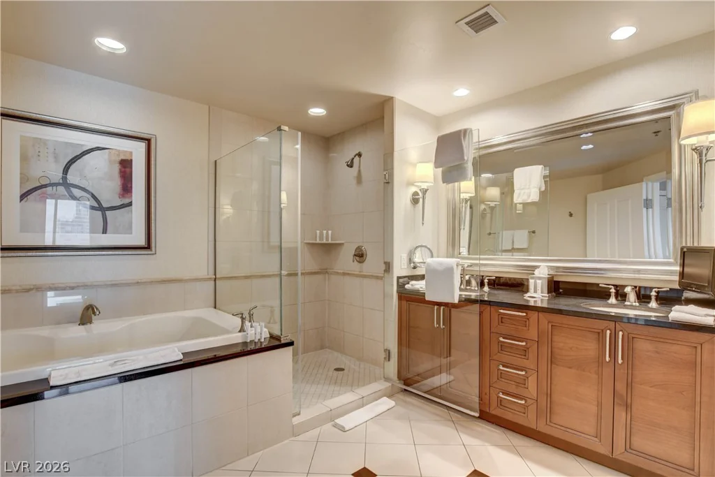 135 Harmon, Las Vegas, NV 89109