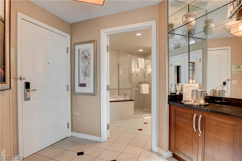 135 Harmon, Las Vegas, NV 89109