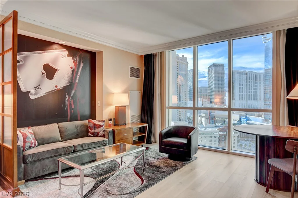 135 Harmon, Las Vegas, NV 89109