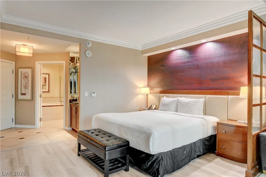 135 Harmon, Las Vegas, NV 89109