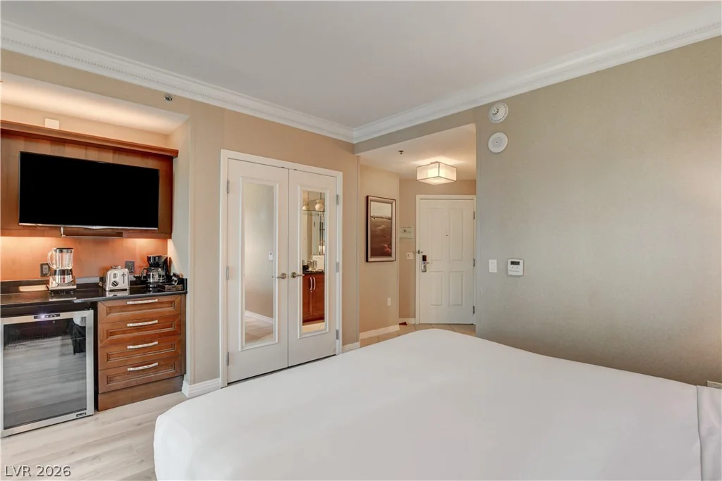 135 Harmon, Las Vegas, NV 89109