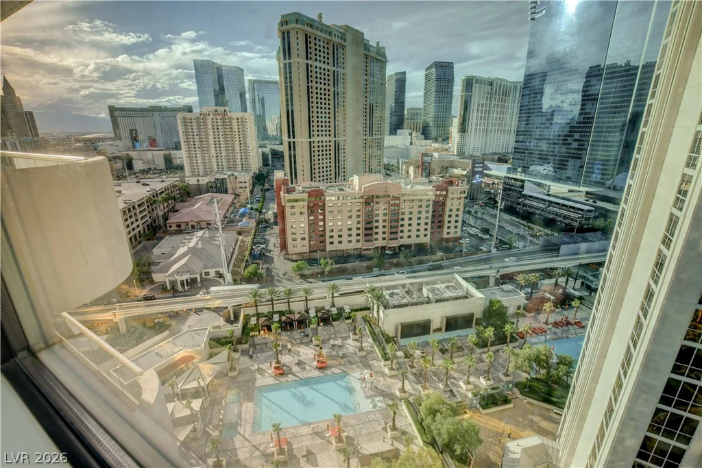135 Harmon, Las Vegas, NV 89109
