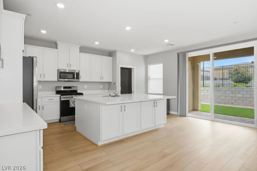 9829 Adrian Peak, Las Vegas, NV 89143