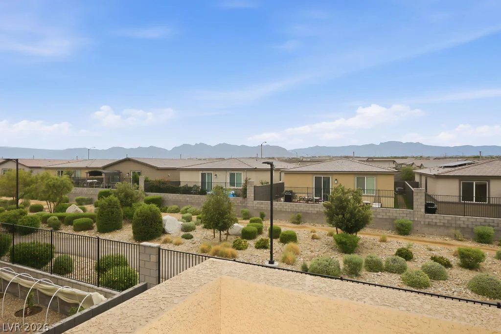 9829 Adrian Peak, Las Vegas, NV 89143