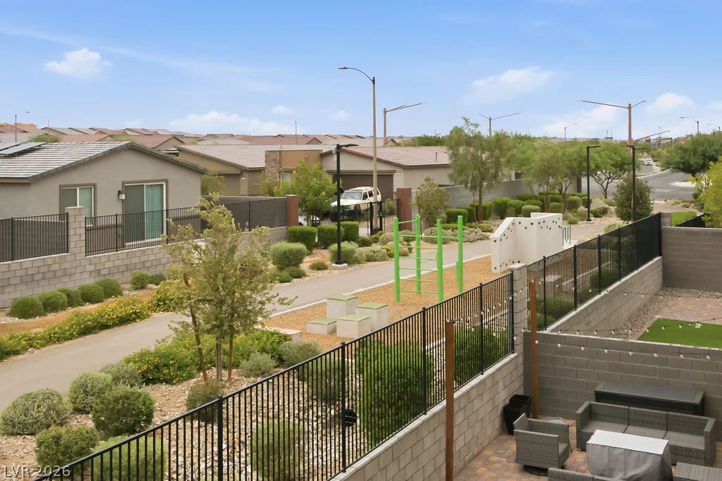 9829 Adrian Peak, Las Vegas, NV 89143