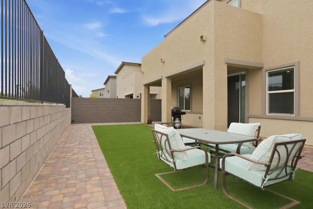 9829 Adrian Peak, Las Vegas, NV 89143