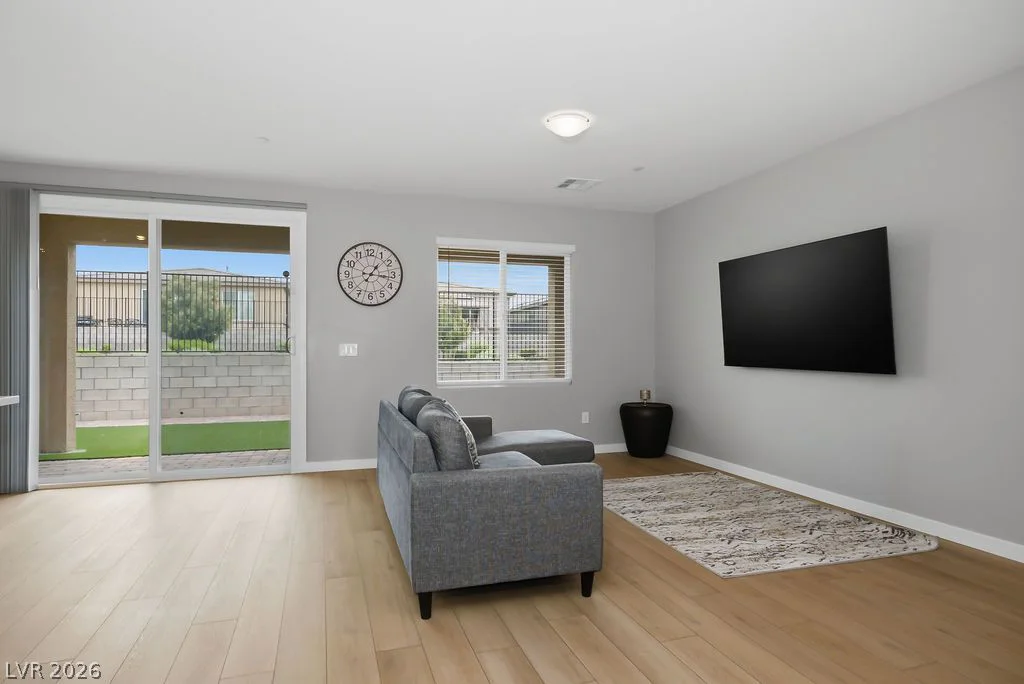 9829 Adrian Peak, Las Vegas, NV 89143