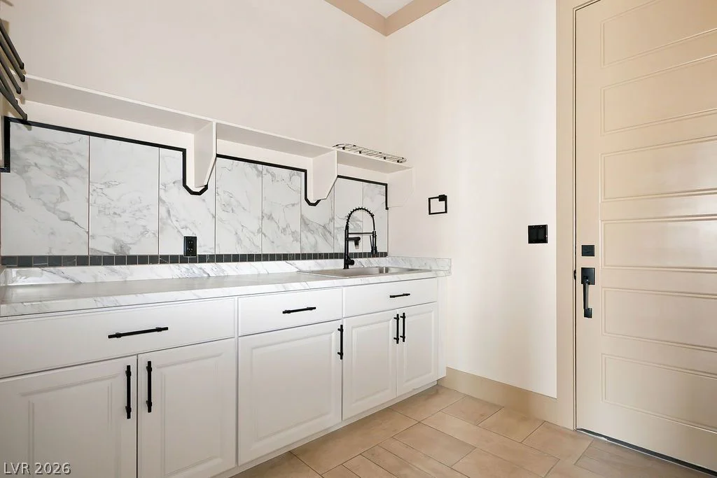 834 Waterloo, Henderson, NV 89002