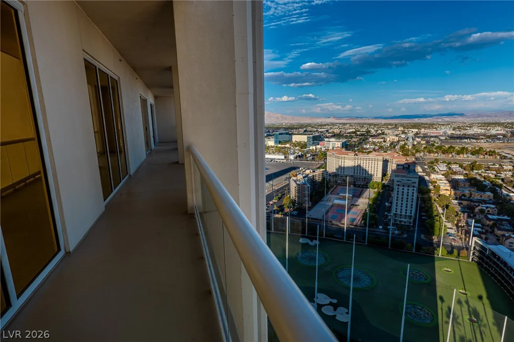 135 Harmon, Las Vegas, NV 89109