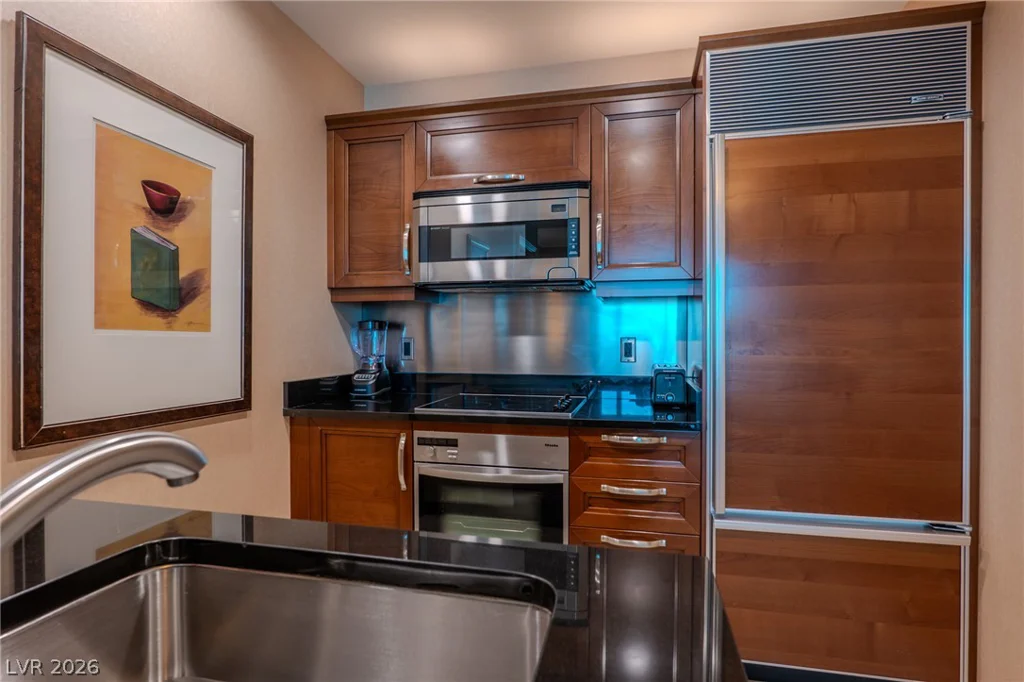 135 Harmon, Las Vegas, NV 89109