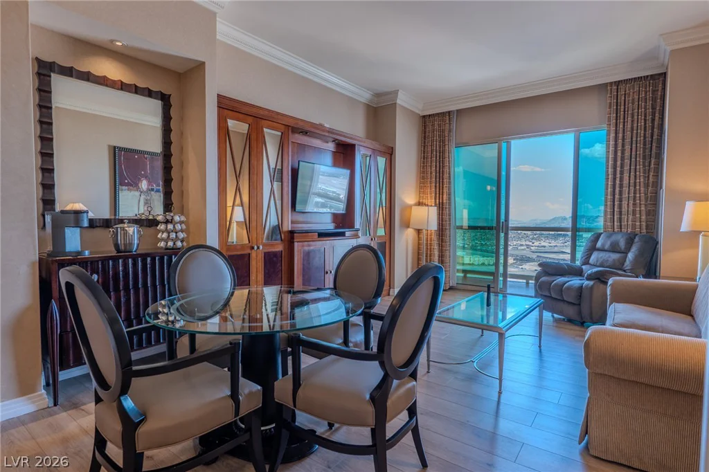 135 Harmon, Las Vegas, NV 89109
