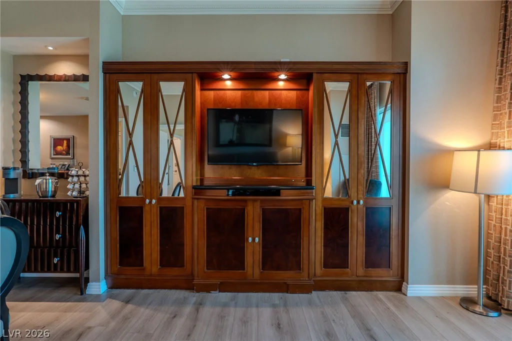 135 Harmon, Las Vegas, NV 89109
