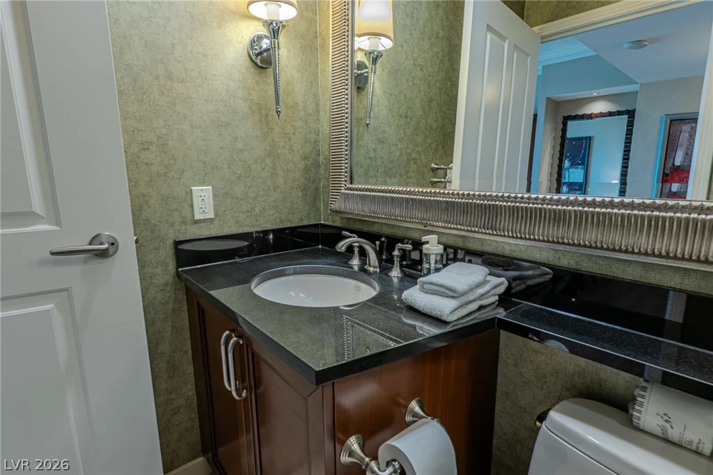 135 Harmon, Las Vegas, NV 89109