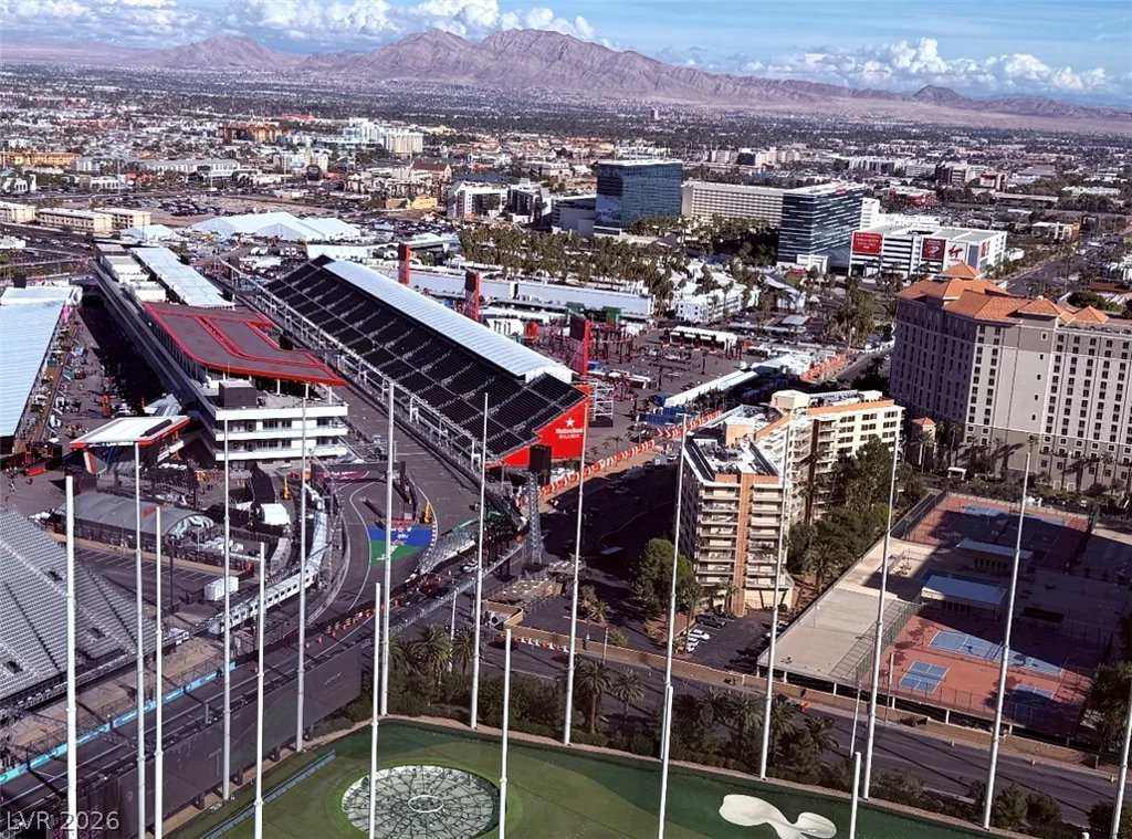 135 Harmon, Las Vegas, NV 89109