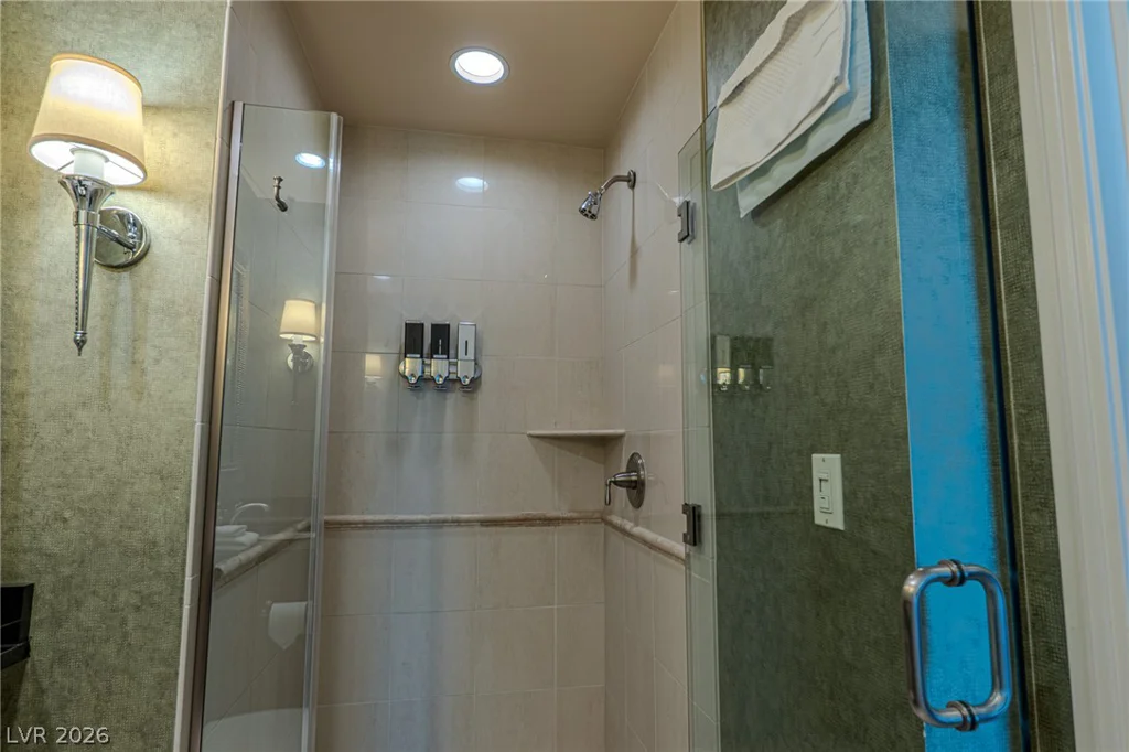 135 Harmon, Las Vegas, NV 89109