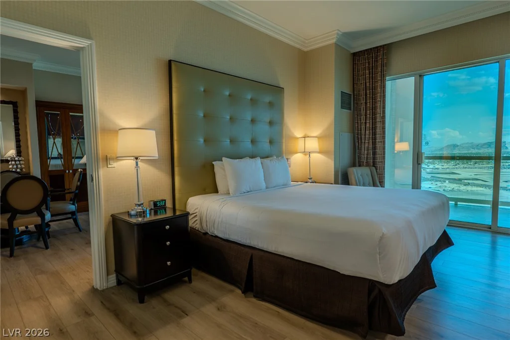 135 Harmon, Las Vegas, NV 89109