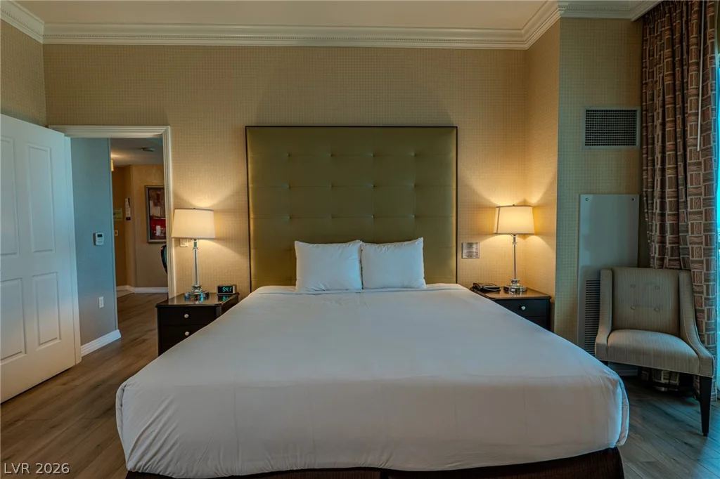135 Harmon, Las Vegas, NV 89109