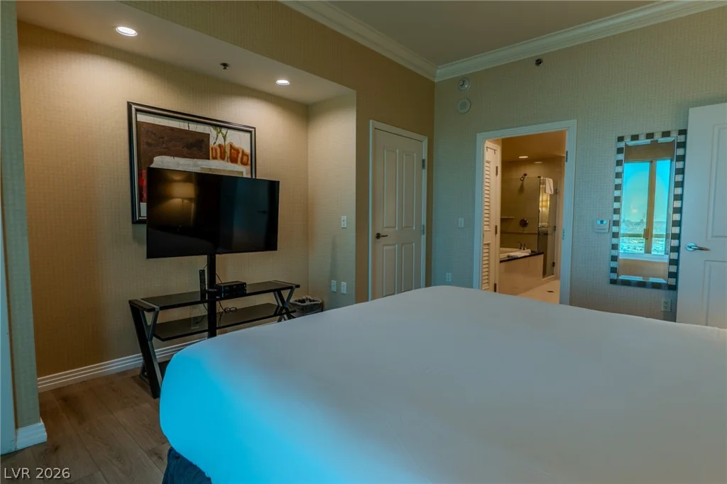 135 Harmon, Las Vegas, NV 89109