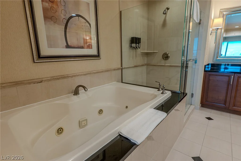 135 Harmon, Las Vegas, NV 89109