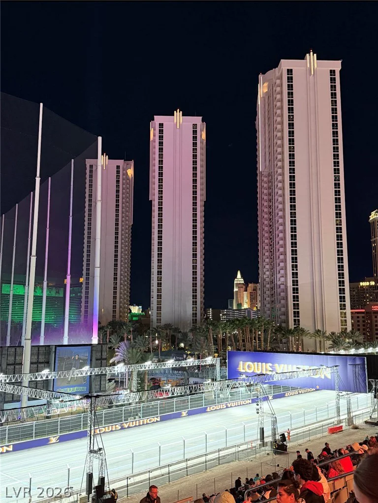 135 Harmon, Las Vegas, NV 89109