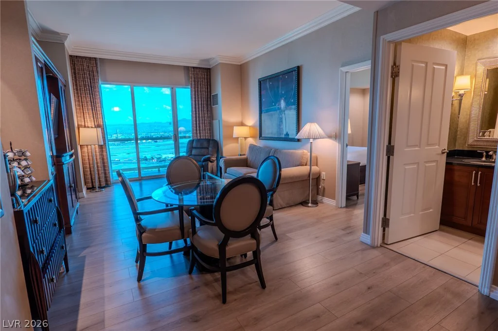135 Harmon, Las Vegas, NV 89109